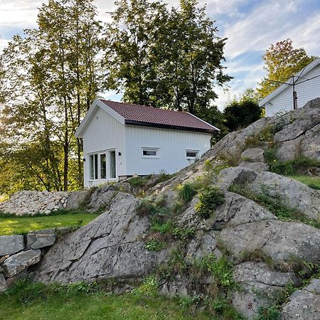 Cozy Cottage Close To Idyllic Archipelago With Additional Building If Booked For More Than 2 People Eydehavn Exterior photo